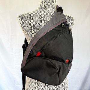 SwissGear Sling Cross Body Bag for Men/Women Travel Hiking Waterproof XLNT COND